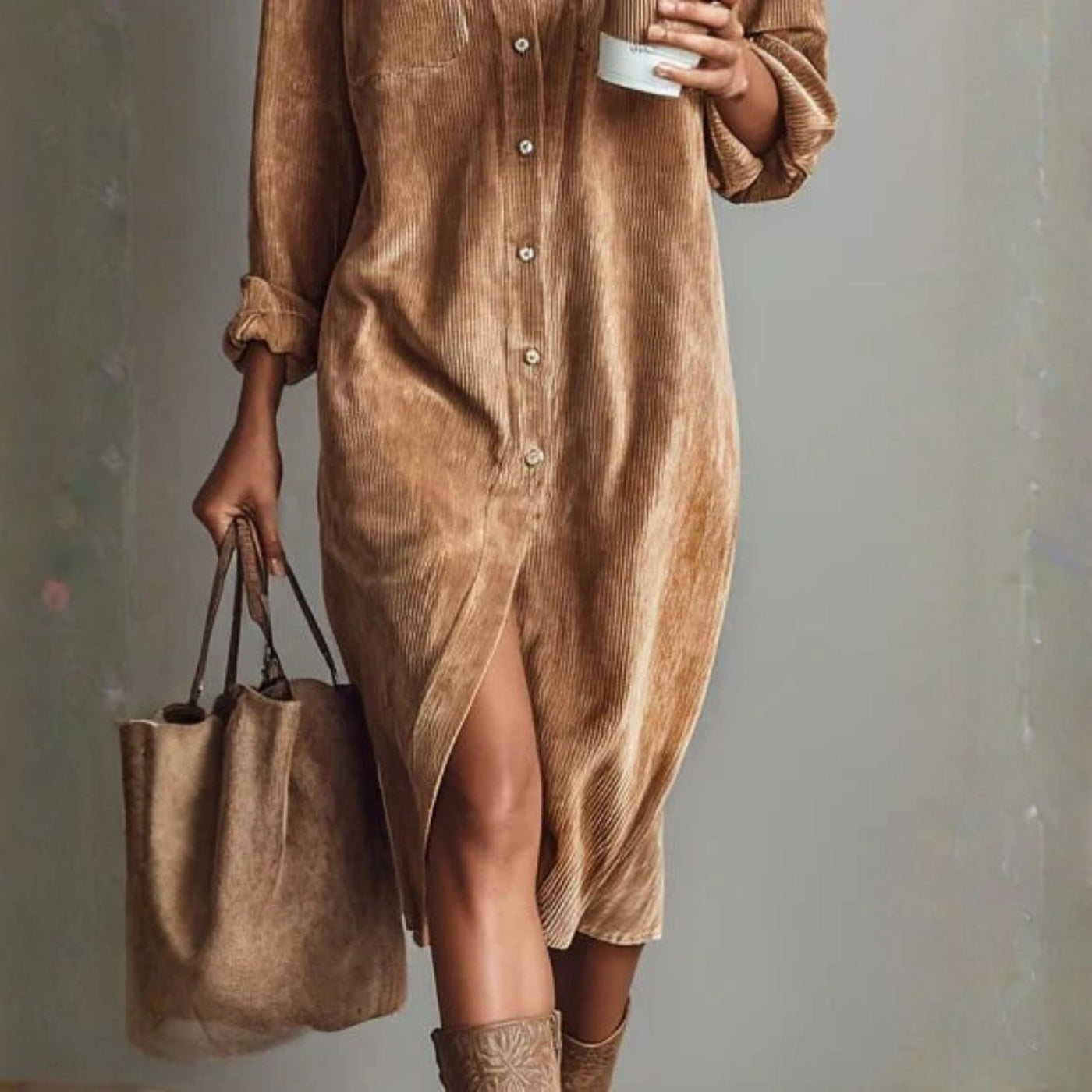 Solan Marseille | Robe midi ample et élégante en velours côtelé